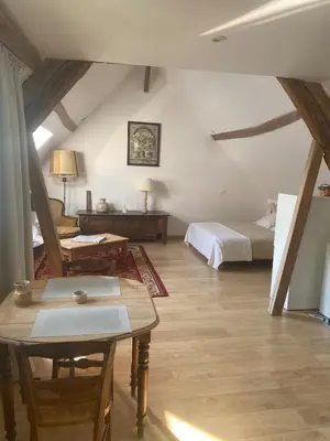 Un ou plusieurs lits dans un hébergement de l'établissement Grand studio lumineux à 10 min de Compiègne