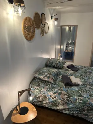 Un ou plusieurs lits dans un hébergement de l'établissement Gîte 3 chambres avec terrasse privée Calme & nature