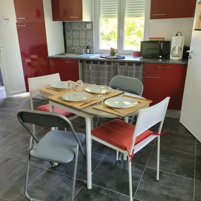 Cuisine ou kitchenette dans l'établissement Logement entier Gîte du hérisson 4 personnes