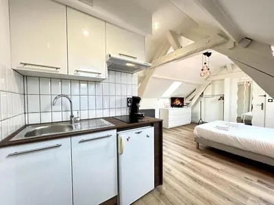 Cuisine ou kitchenette dans l'établissement 2 Carteret studio cosy proche centre ville