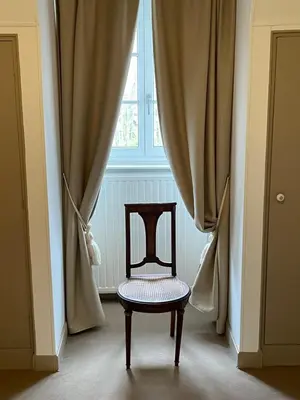 Coin salon dans l'établissement L'Auberge du Château