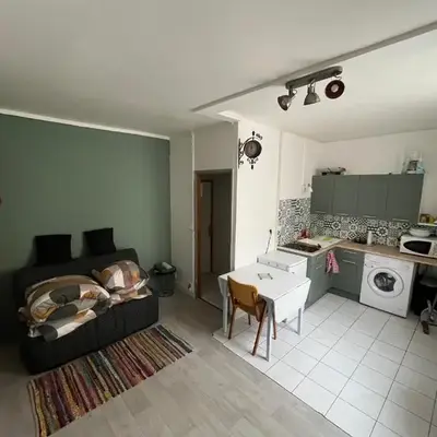 Jolie studio meublé tout équipé