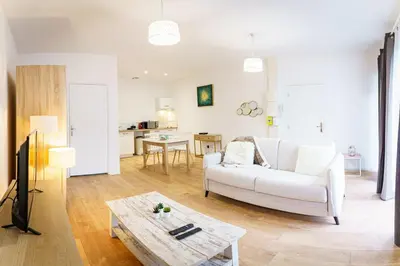 Cuisine ou kitchenette dans l'établissement Grand studio avec Parking 2pers