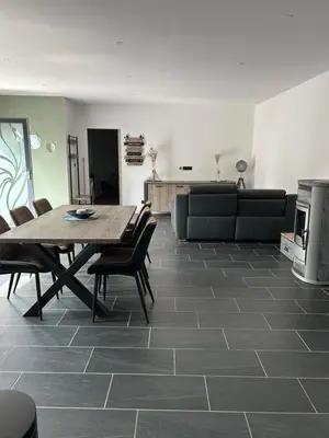Cuisine ou kitchenette dans l'établissement Maison calme à la campagne