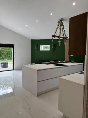 Cuisine ou kitchenette dans l'établissement La Champoternoise