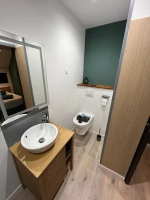 Salle de bains dans l'établissement La Maison d'à Côté Chambre 4