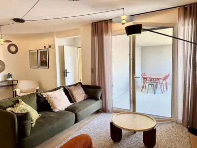 Coin salon dans l'établissement We Live Inn Sharies Reims A301