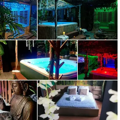 Piscine de l'établissement Coquéo Spa & Sauna Suite Paris Disneyland ou située à proximité