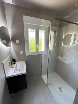 Salle de bains dans l'établissement La maison de Lili