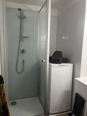 Salle de bains dans l'établissement Le Cosy Champenois! Reims Arena