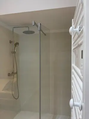 Salle de bains dans l'établissement La maison du Manoir 1900