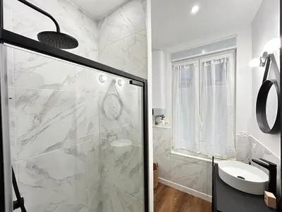 Salle de bains dans l'établissement Laon Magnifique T3 à deux pas du centre-ville