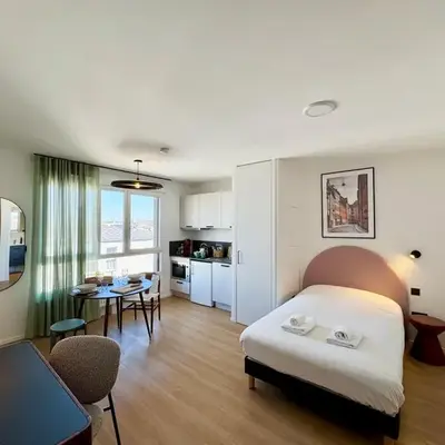 We Live Inn Sharies Reims - A605