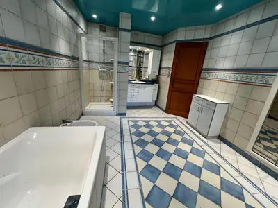 Salle de bains dans l'établissement Le Gîte d'antan - L'Artdu'Net -