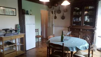 Cuisine ou kitchenette dans l'établissement Ancienne maison de famille