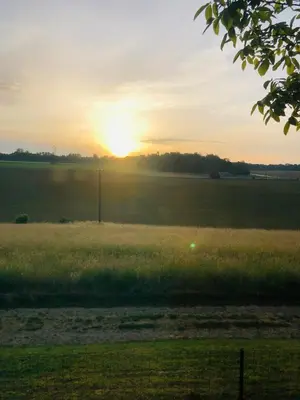 Lever ou coucher de soleil vu de la maison d'hôtes ou à proximité