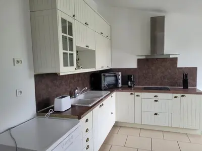 Cuisine ou kitchenette dans l'établissement Maison plein pied Trosly-Loire