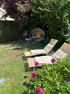 Jardin de l'établissement L'Écrin des Arts - appartement avec jardin au coeur de la Côte des Blancs