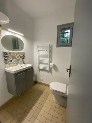 Salle de bains dans l'établissement Gîte du Saule du Magne 2 personnes