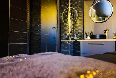 Salle de bains dans l'établissement Love Room G-Spa private