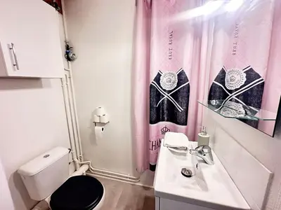 Salle de bains dans l'établissement Talleyrand studio neuf cozy hyper centre