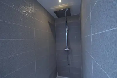 Salle de bains dans l'établissement Lenoir magnifique maison 8 pers avec terrasse