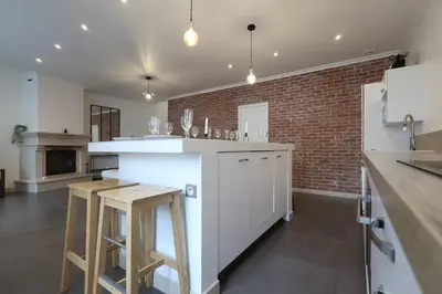 Cuisine ou kitchenette dans l'établissement Lenoir magnifique maison 8 pers avec terrasse