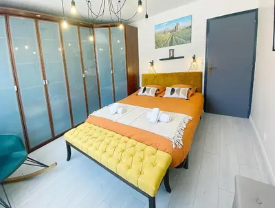 Un ou plusieurs lits dans un hébergement de l'établissement Chez Clém - 3 chambres - garage privé - wifi - Netflix
