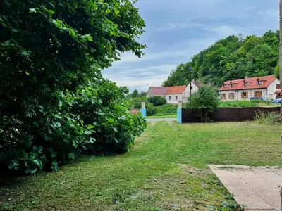 Jardin de l'établissement La Maison bleue Paissy