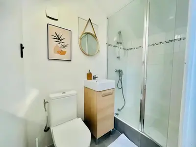 Salle de bains dans l'établissement Jonquille 9 trés cozy proche centre ville