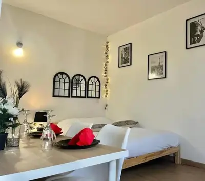 Coin salon dans l'établissement Tulipe 14 cocon romantique proche centre-ville