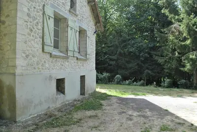 Jardin de l'établissement Gîte du Château des Chaînées