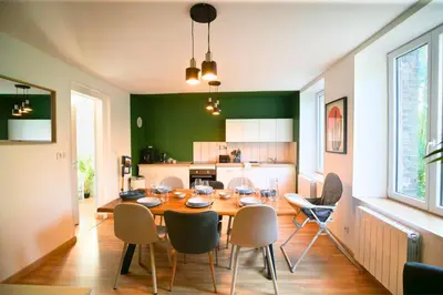 Cuisine ou kitchenette dans l'établissement Casa Duplex Hirson