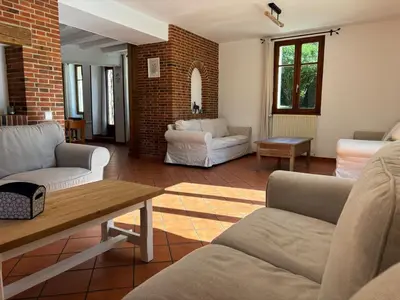 Coin salon dans l'établissement Le Mondementais - Gîte en Champagne avec piscine