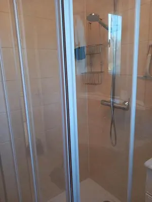 Salle de bains dans l'établissement Maison