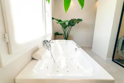 Salle de bains dans l'établissement La Bali, Luxe et relaxation