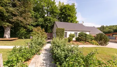 Jardin de l'établissement Gîte Nature en Champagne entre Reims et Epernay