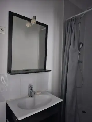Salle de bains dans l'établissement la Terrasse du bonheur