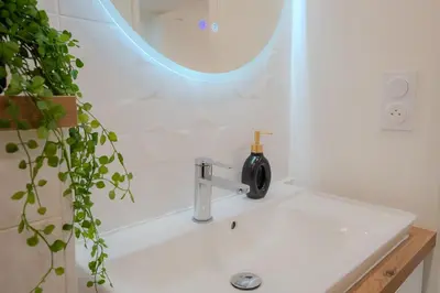 Salle de bains dans l'établissement Le Chativesle - Centre - Erlon