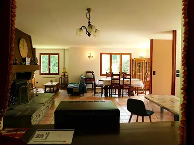 Coin salon dans l'établissement A l'orée des bois