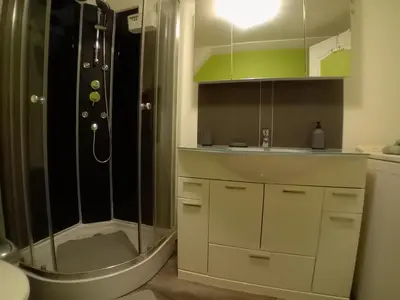 Salle de bains dans l'établissement GITE 51 chez PATRICIA