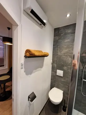 Salle de bains dans l'établissement 1 - Confortable studio RDC Châlons-en-Champagne