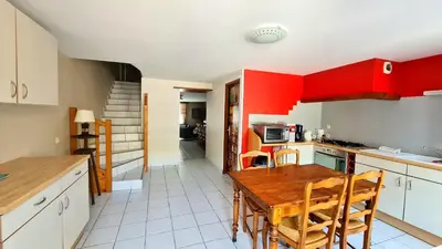 Cuisine ou kitchenette dans l'établissement Gîte LE LOUP