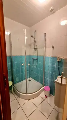 Salle de bains dans l'établissement Gîte LA COUMERETTE