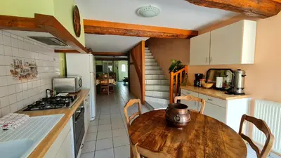 Cuisine ou kitchenette dans l'établissement Gîte LA COUMERETTE