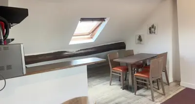 Télévision ou salle de divertissement dans l'établissement MEAUX Centre Henri IV Vue CATHEDRALE Exeptionnelle
