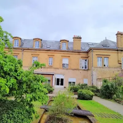 Studio cosy à Sedan avec jardin clôturé de 22 m²