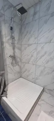 Salle de bains dans l'établissement Lys rdc centre-ville T2 rénové cocon cosy parking 34m2