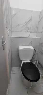 Salle de bains dans l'établissement Lys rdc centre-ville T2 rénové cocon cosy parking 34m2