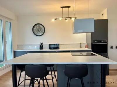 Cuisine ou kitchenette dans l'établissement Le loft de la gare - Hypercentre et vue cathédrale